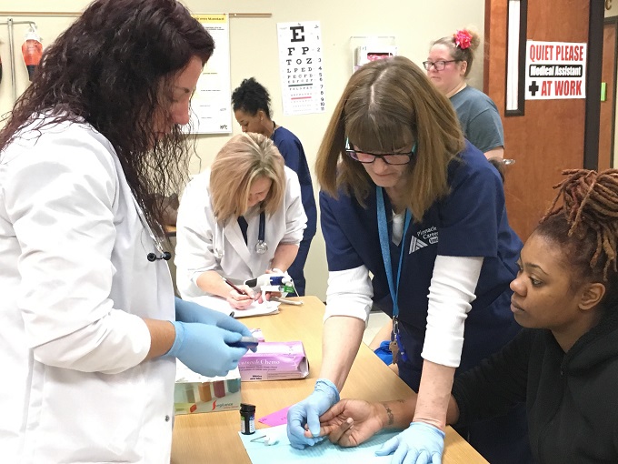 medical assisting training online pinnacle career new grad medical assistant jobs